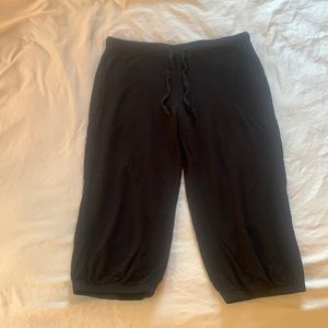Capri lounge pants